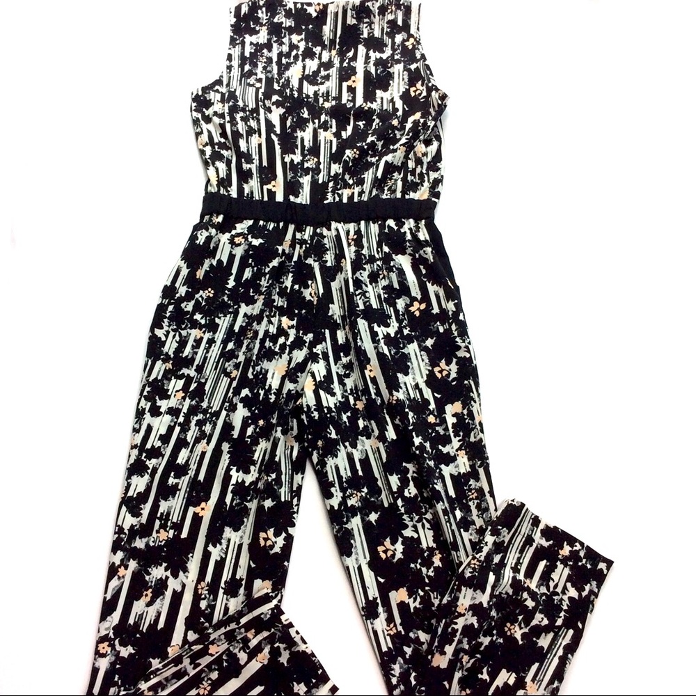 Sleeveless jumpsuit